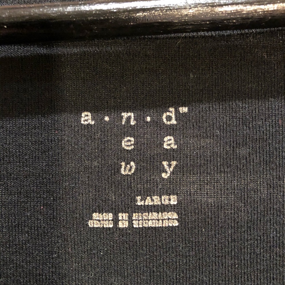 V Neck Top - Picture 2 of 3